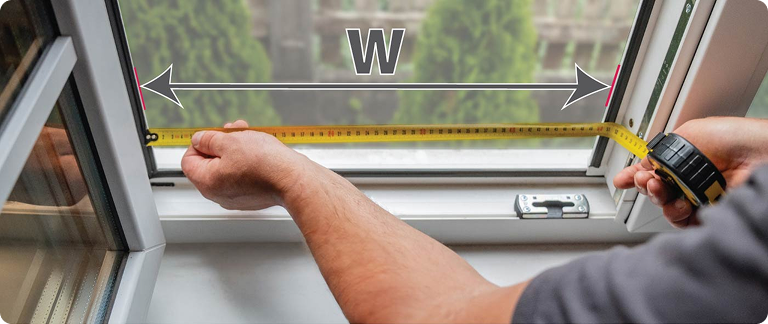 1. Mål vinduesåbningens bredde (W) som vist